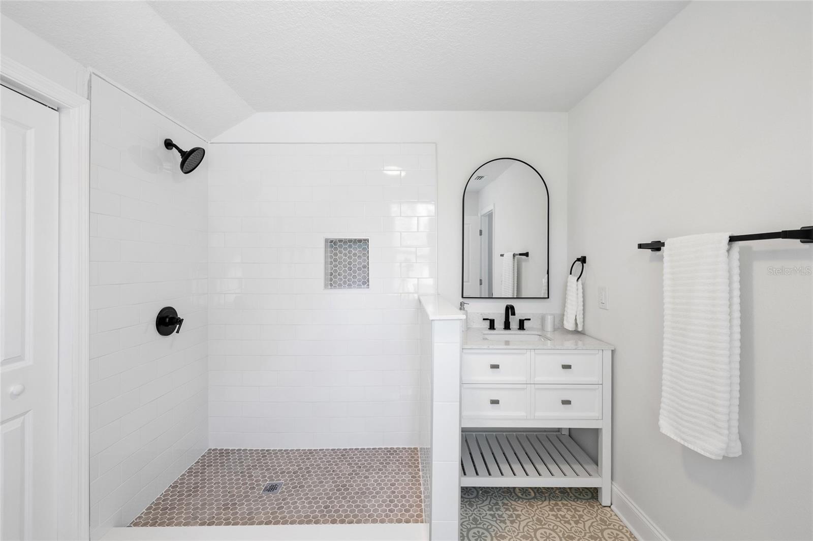 Image 34 of 53 For 718 34th Avenue S