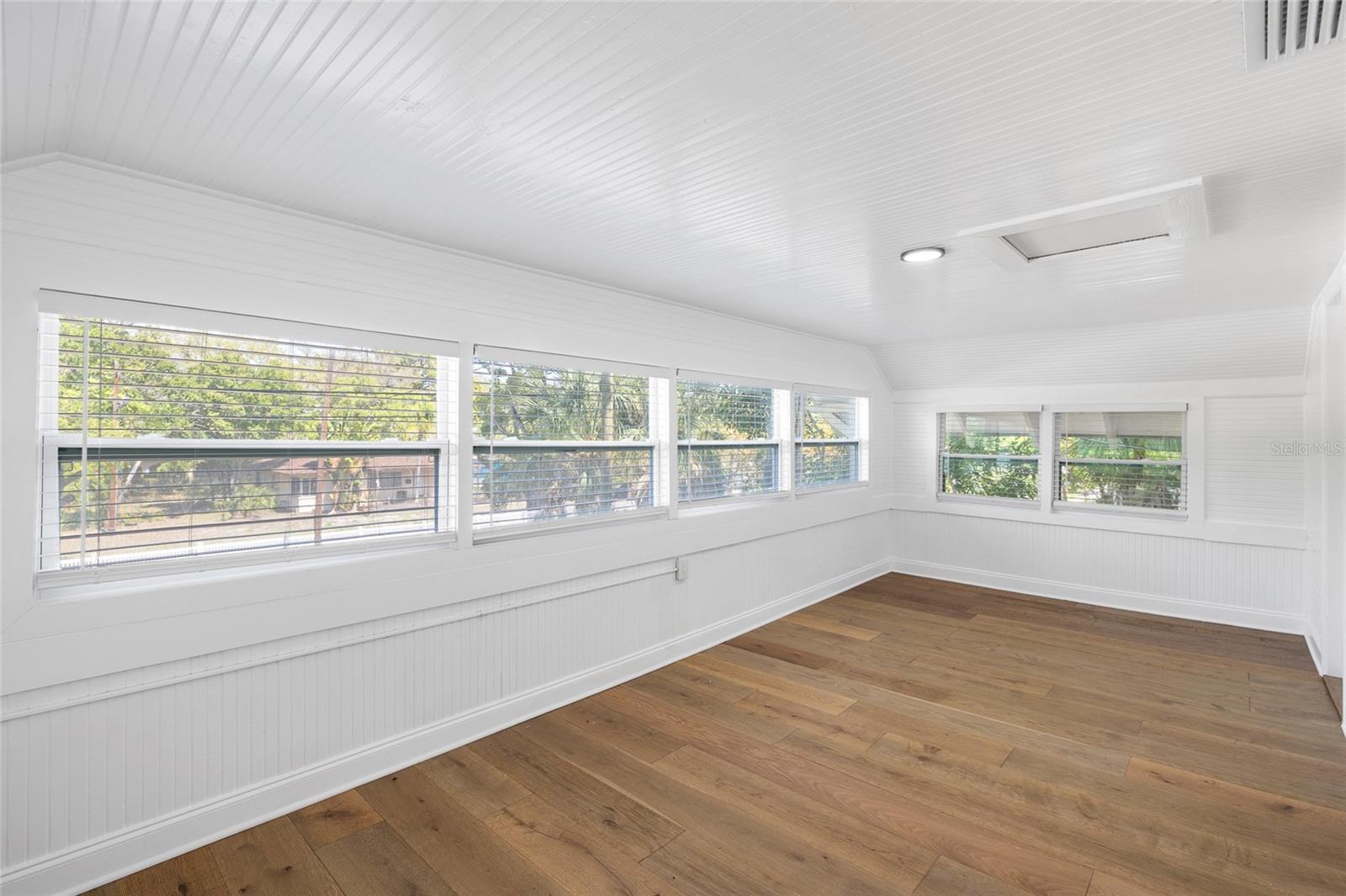 Image 36 of 53 For 718 34th Avenue S