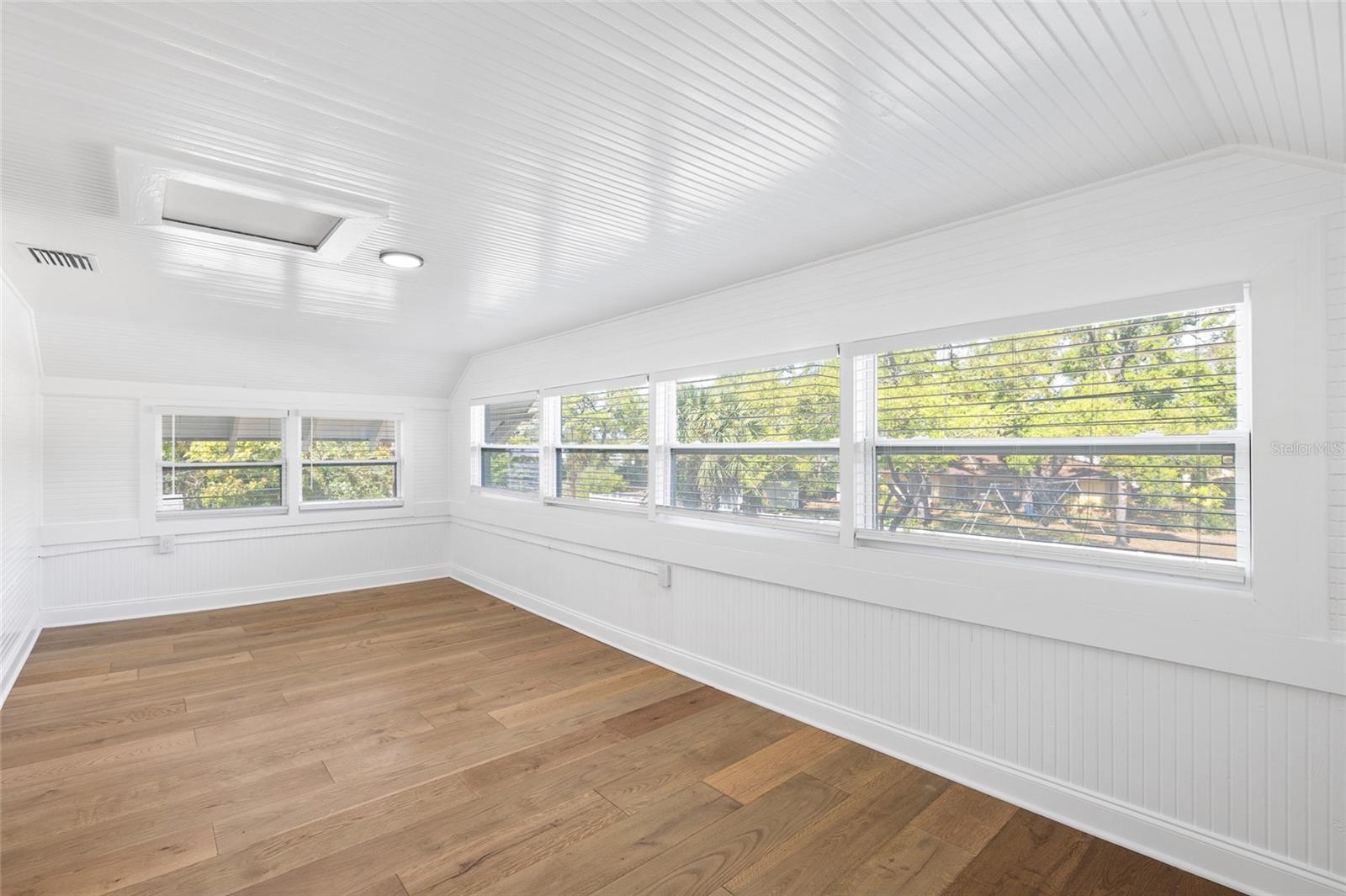 Image 37 of 53 For 718 34th Avenue S