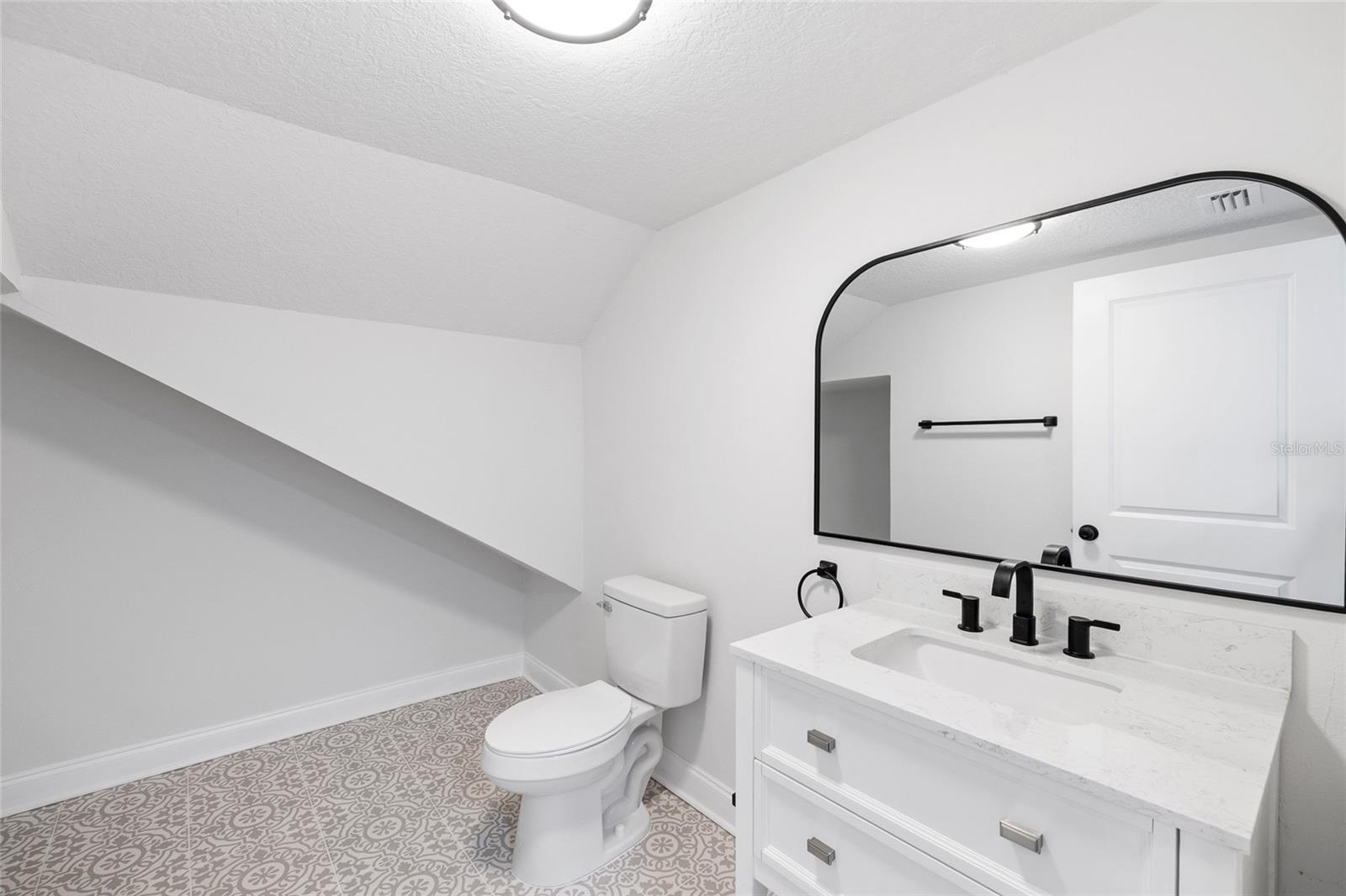 Image 39 of 53 For 718 34th Avenue S