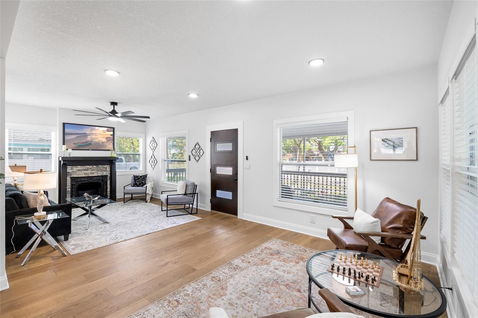 Image 9 of 53 For 718 34th Avenue S