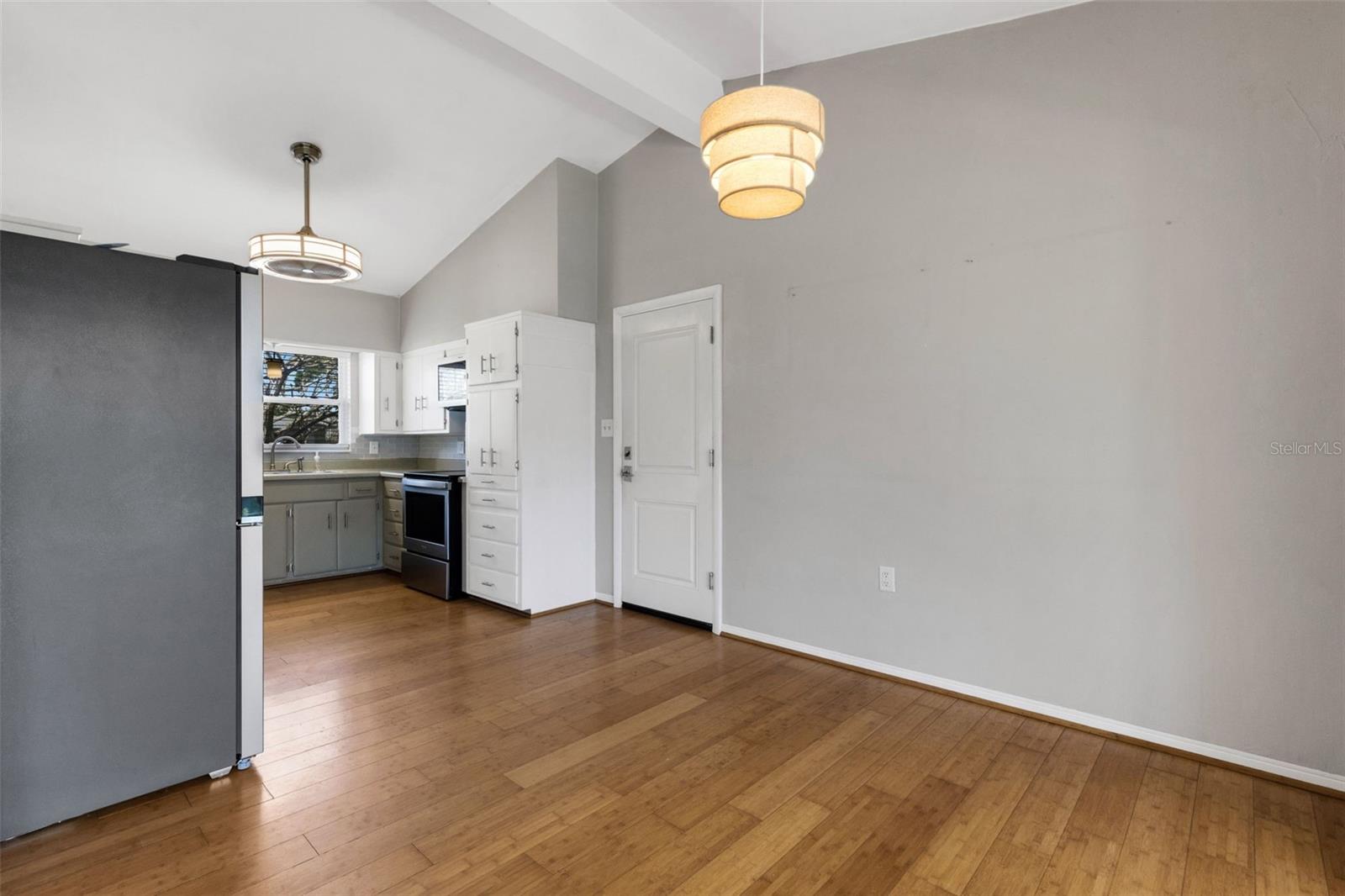 Image 10 of 38 For 11436 Ridgewood Circle