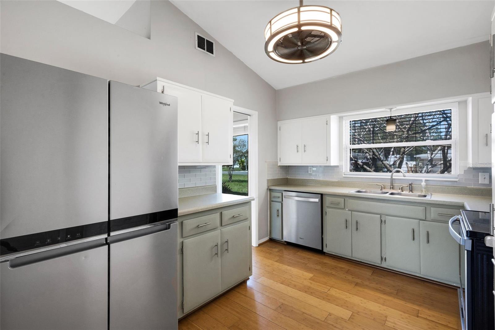 Image 12 of 38 For 11436 Ridgewood Circle