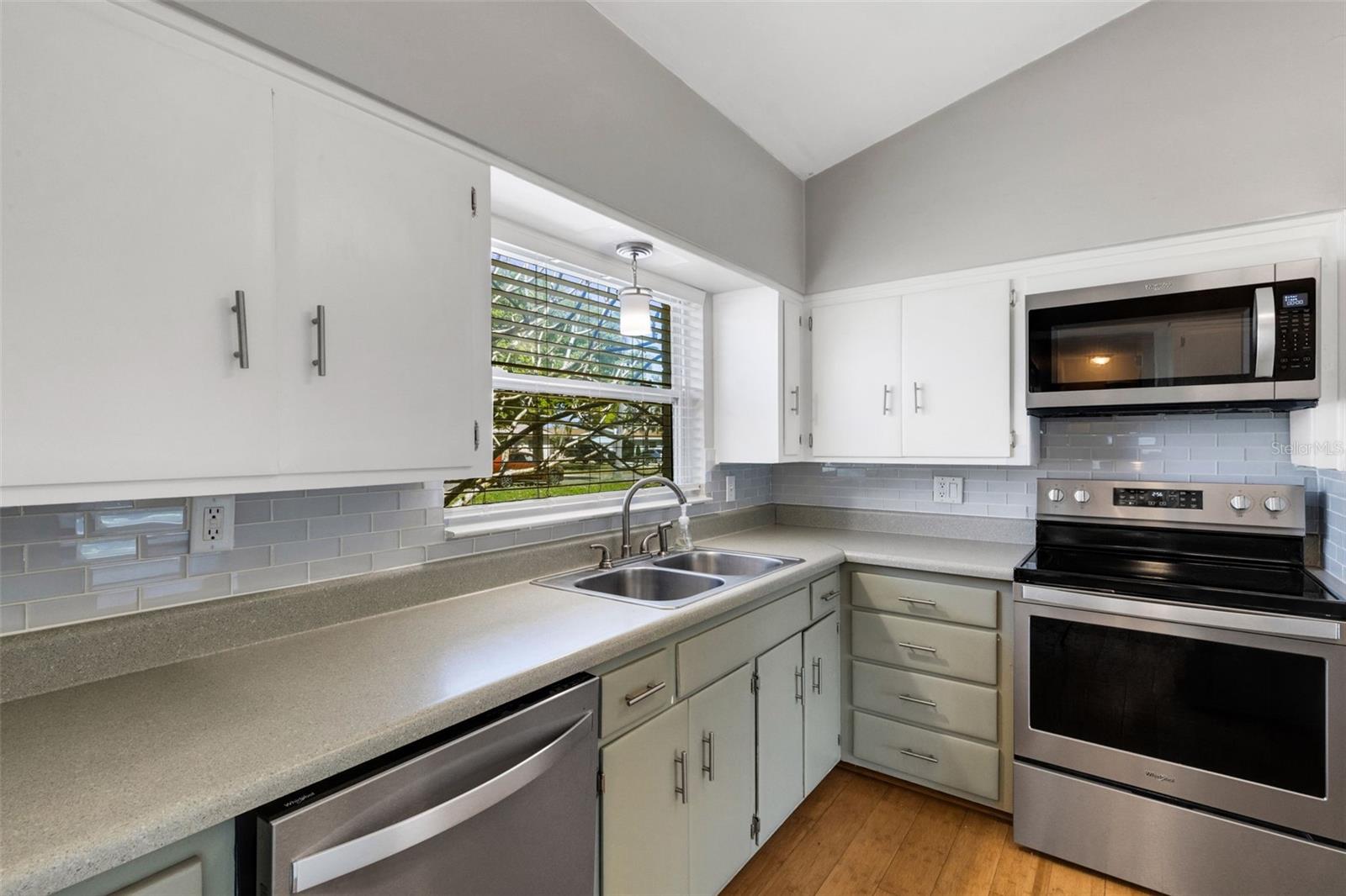 Image 16 of 38 For 11436 Ridgewood Circle