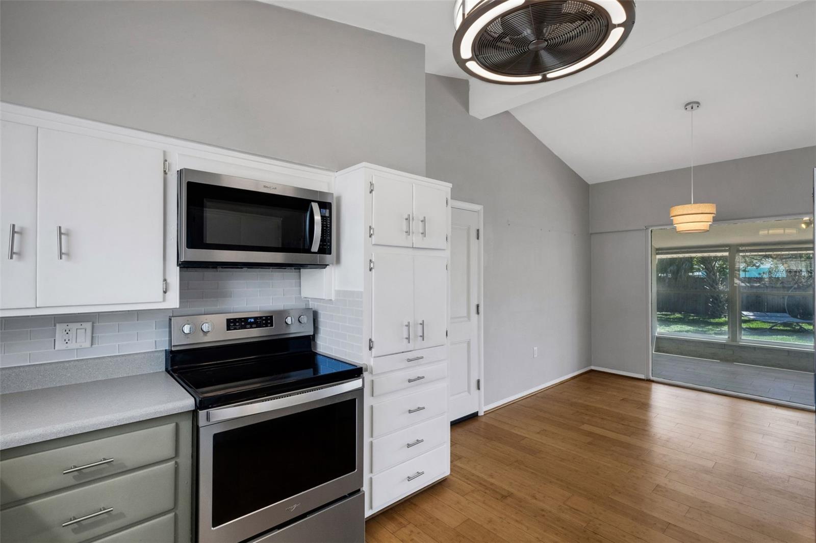 Image 17 of 38 For 11436 Ridgewood Circle