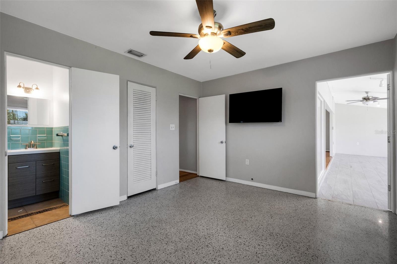 Image 27 of 38 For 11436 Ridgewood Circle