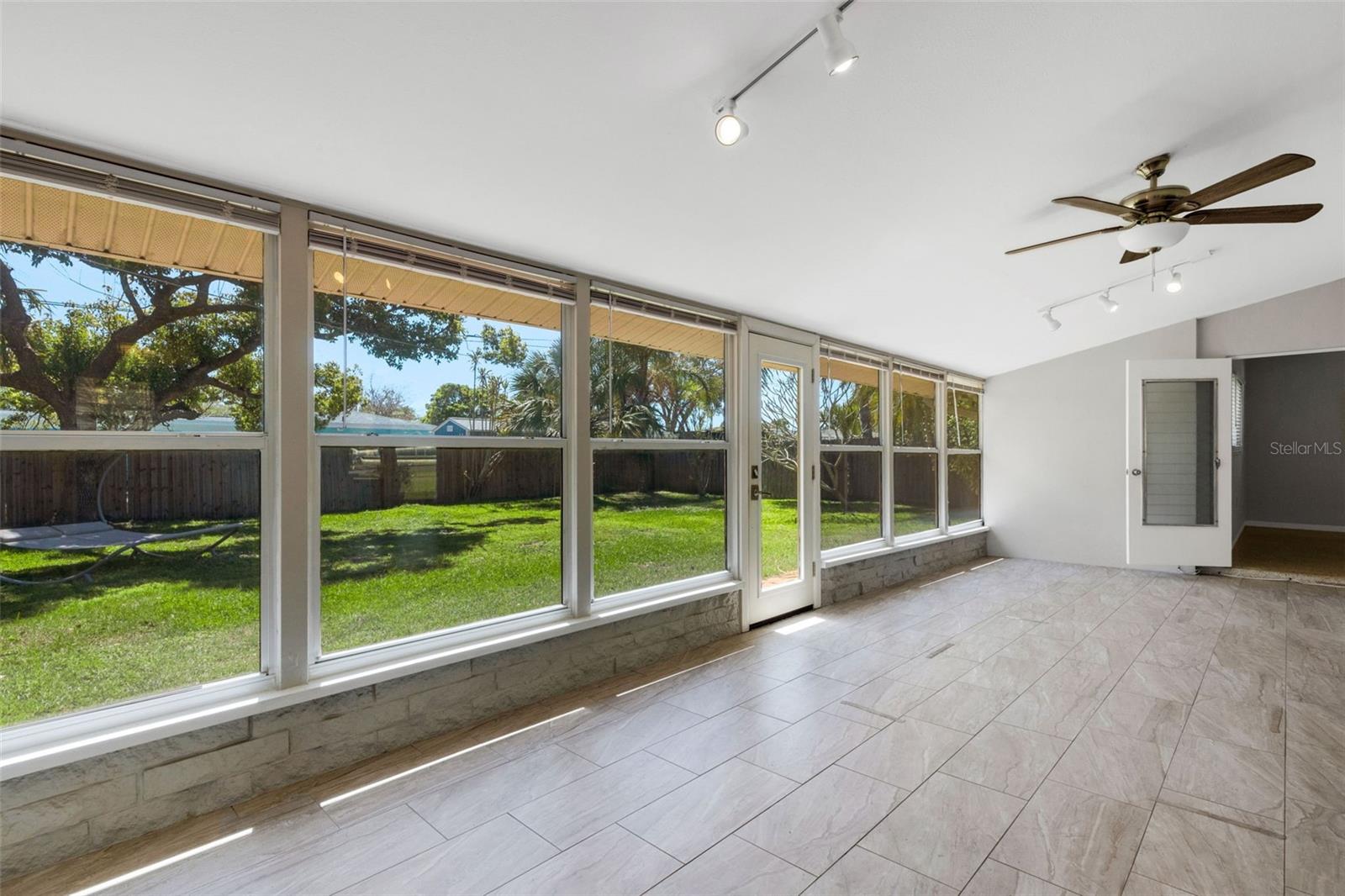 Image 30 of 38 For 11436 Ridgewood Circle