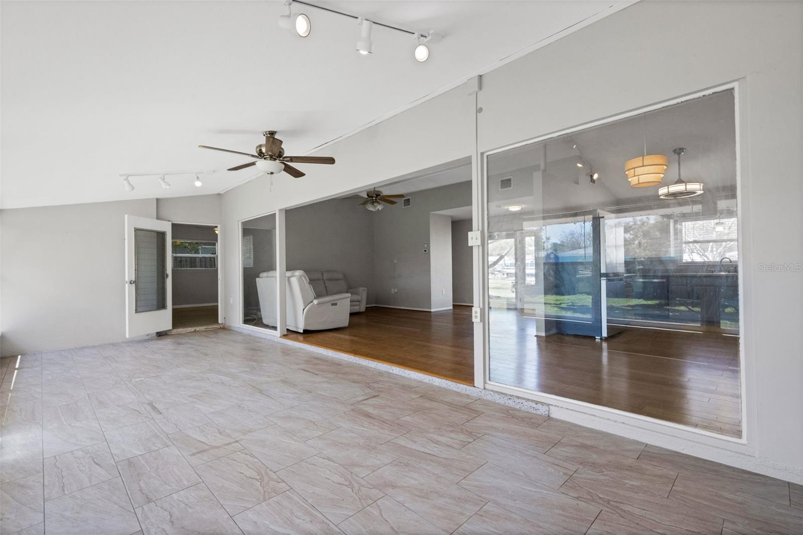 Image 31 of 38 For 11436 Ridgewood Circle