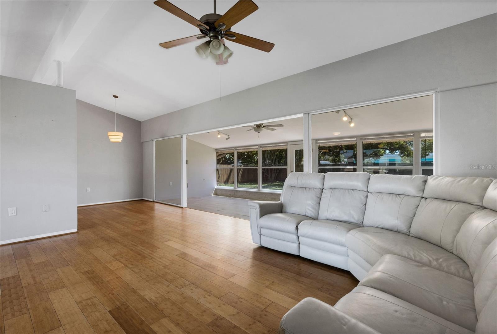 Image 6 of 38 For 11436 Ridgewood Circle