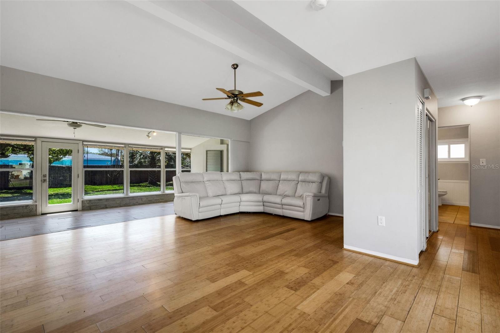 Image 7 of 38 For 11436 Ridgewood Circle