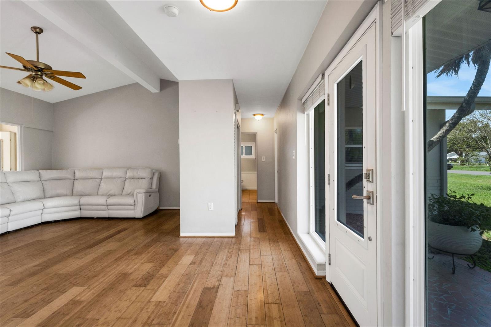 Image 8 of 38 For 11436 Ridgewood Circle