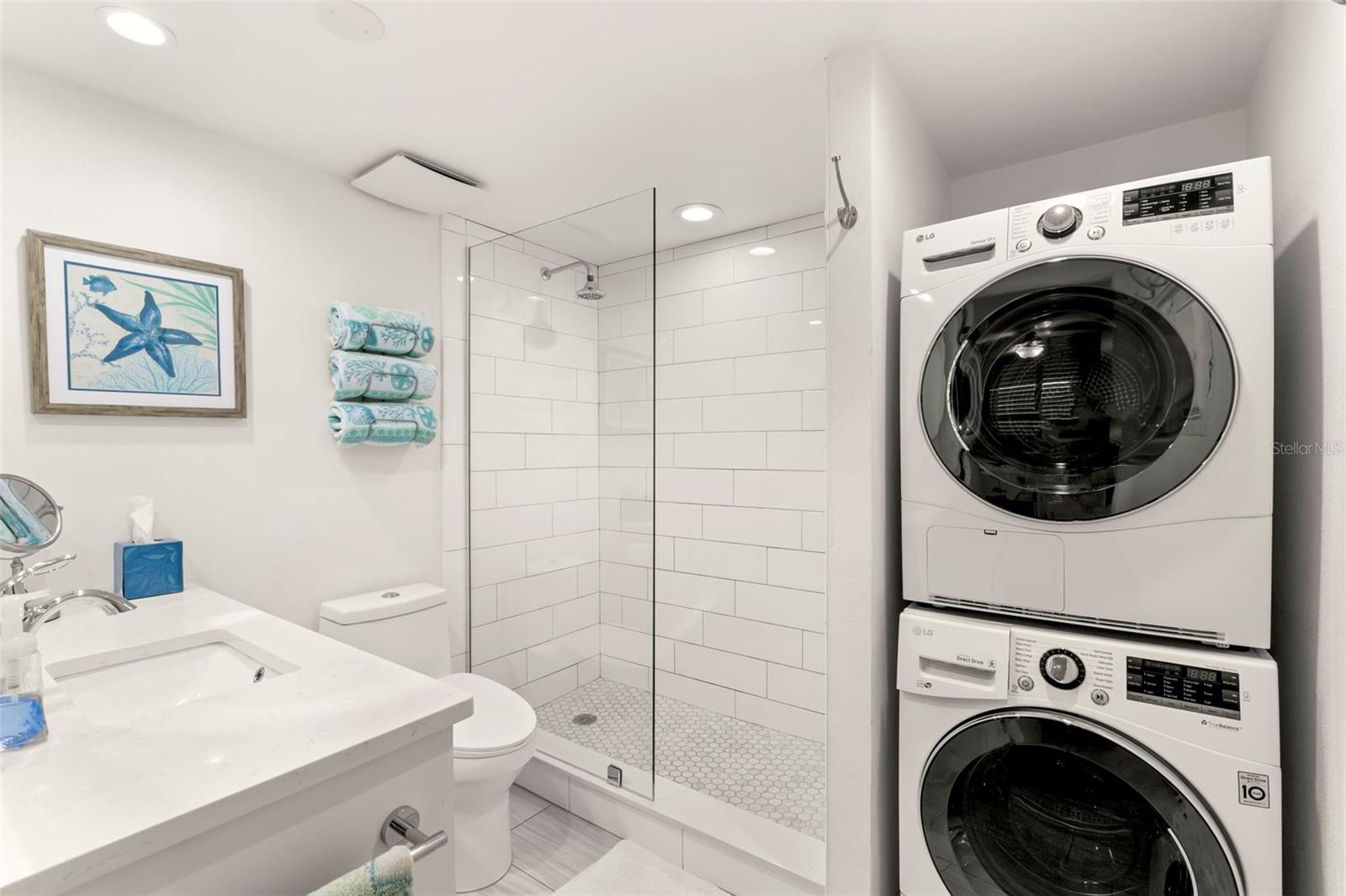 Image 21 of 31 For 1848 Shore Drive S 402