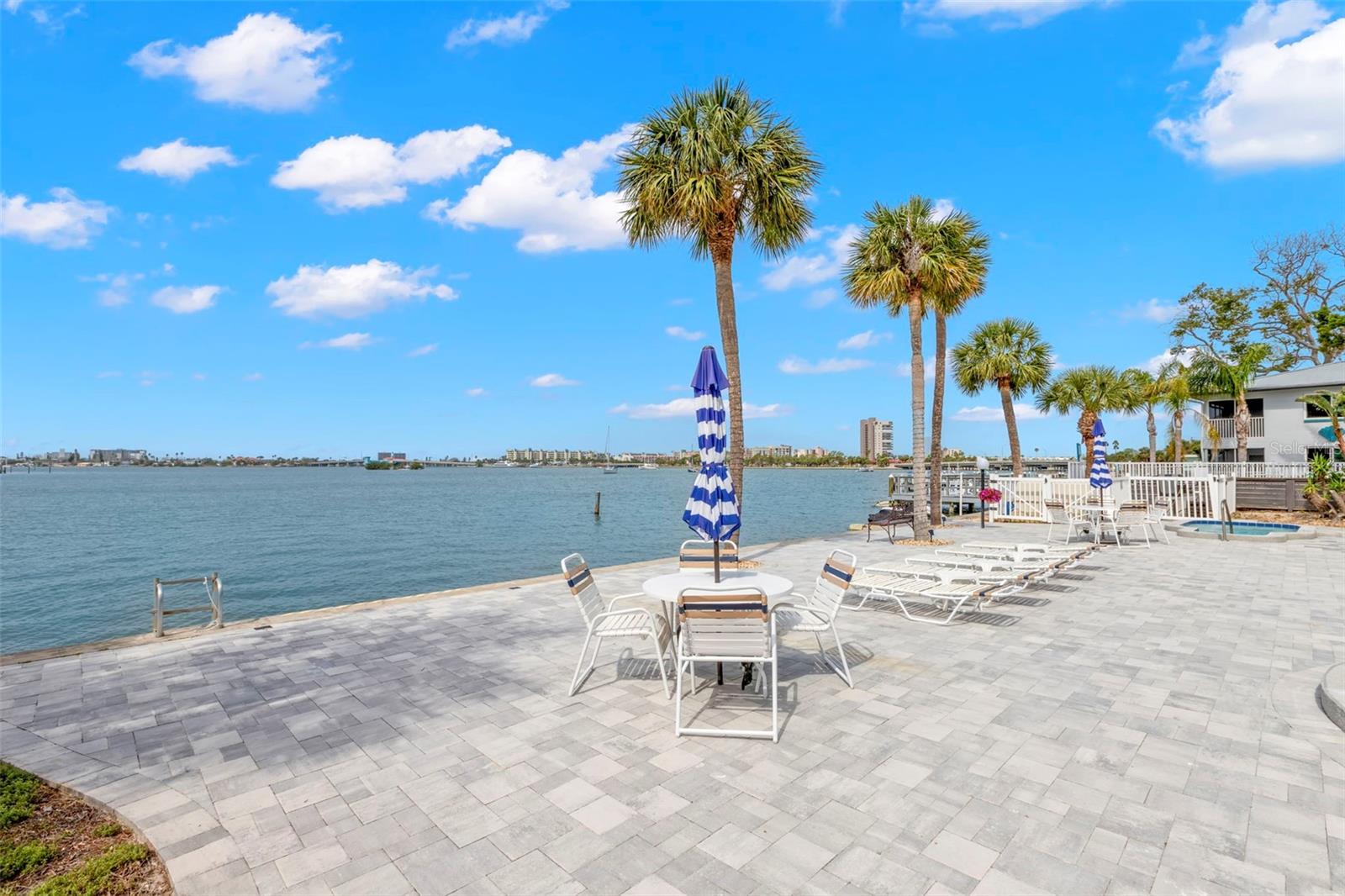 Image 24 of 31 For 1848 Shore Drive S 402