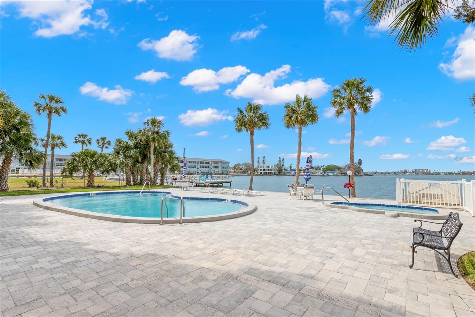 Image 26 of 31 For 1848 Shore Drive S 402