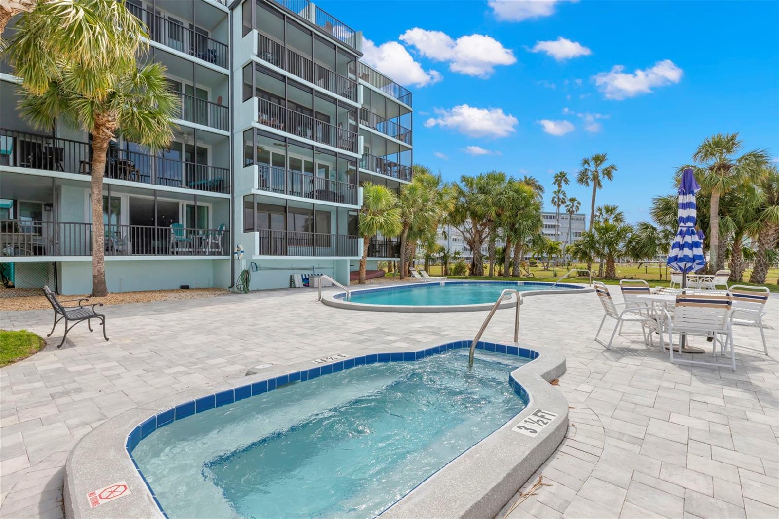 Image 27 of 31 For 1848 Shore Drive S 402