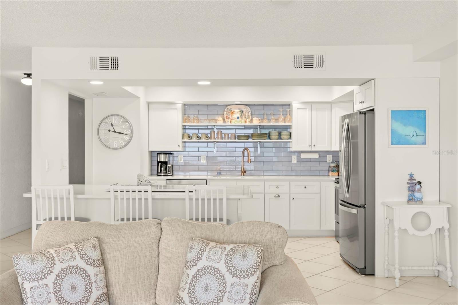 Image 8 of 31 For 1848 Shore Drive S 402