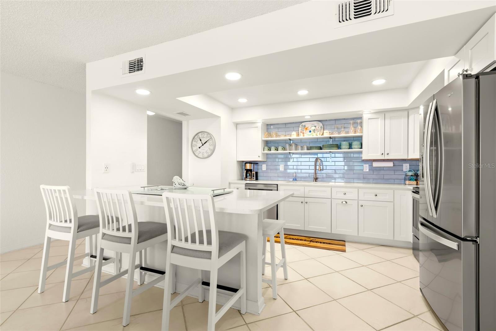 Image 9 of 31 For 1848 Shore Drive S 402