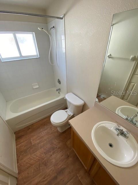 Image 9 of 10 For 513 Lindsay Anne Court