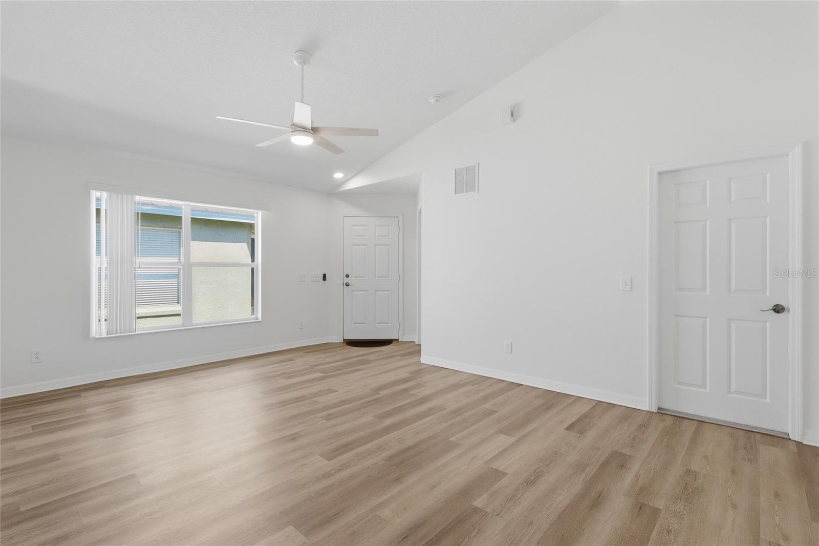 Image 14 of 25 For 4548 White Bay Circle