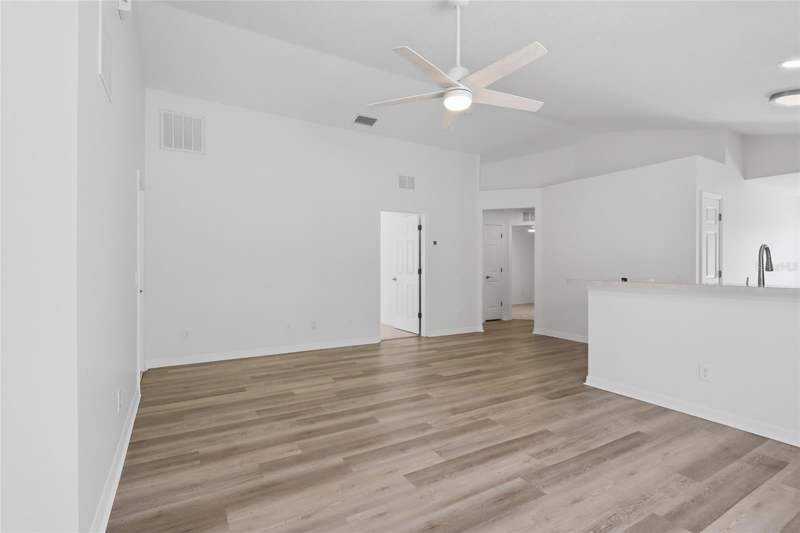 Image 16 of 25 For 4548 White Bay Circle