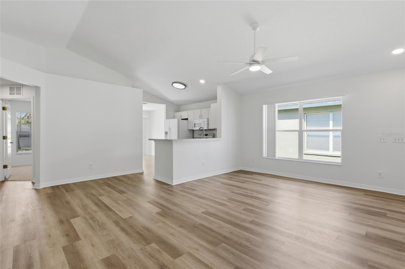 Image 4 of 25 For 4548 White Bay Circle