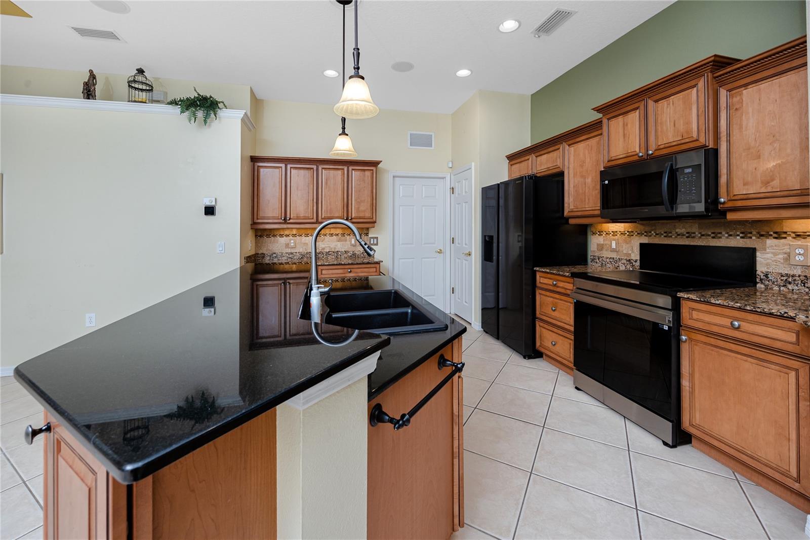 Image 14 of 49 For 9411 54th Court E