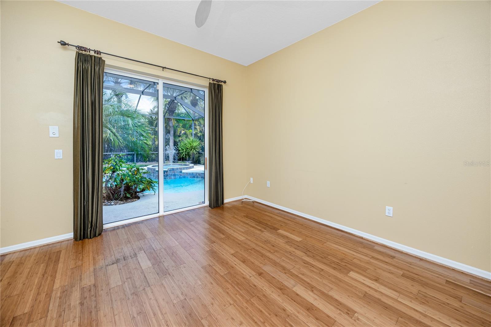 Image 25 of 49 For 9411 54th Court E