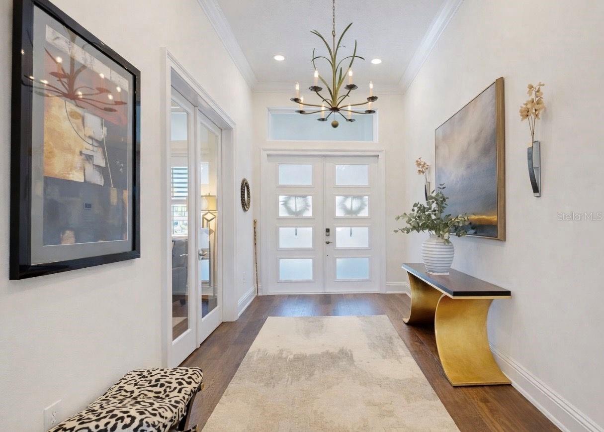 Listing photo id 8 for 716 Pinckney Drive