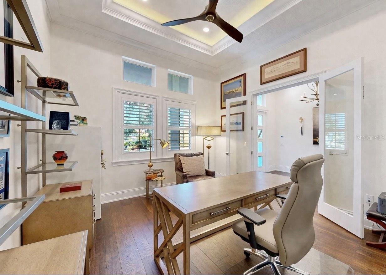 Listing photo id 9 for 716 Pinckney Drive