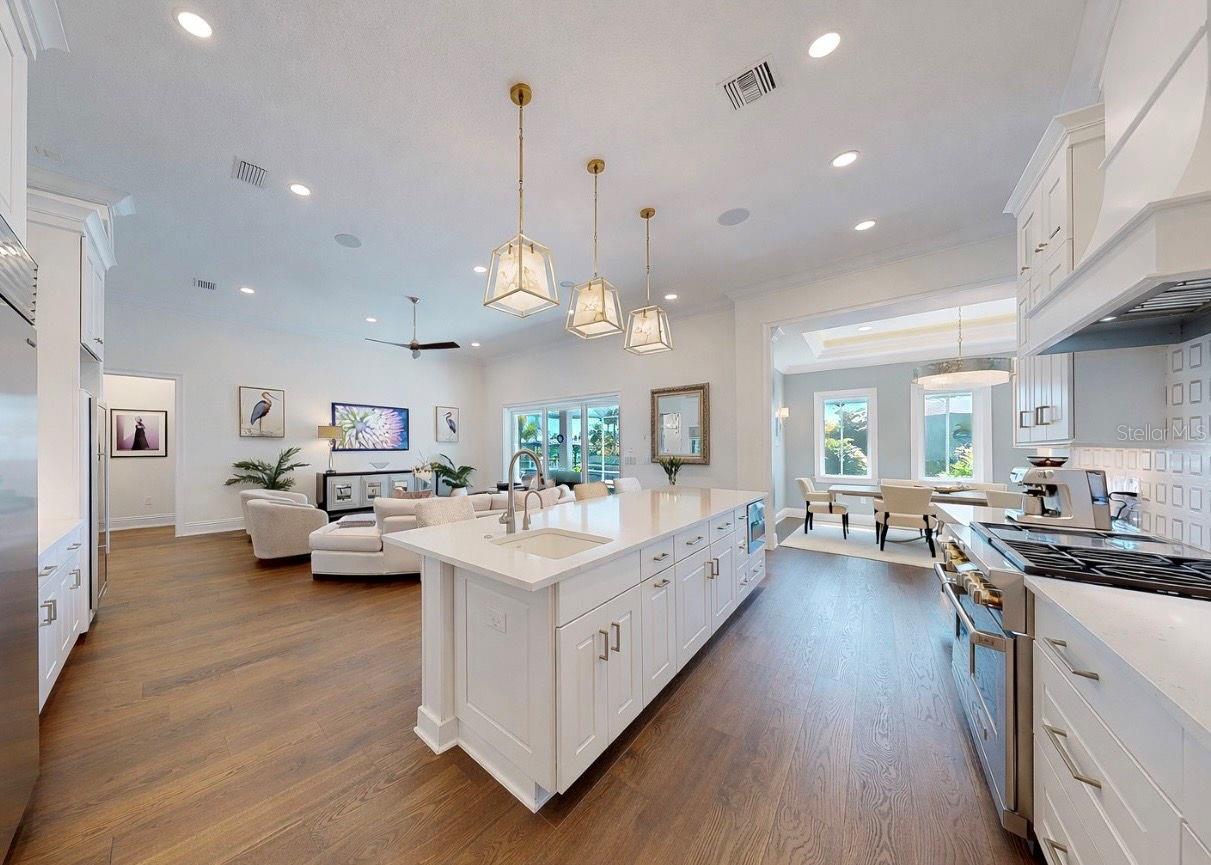 Listing photo id 17 for 716 Pinckney Drive