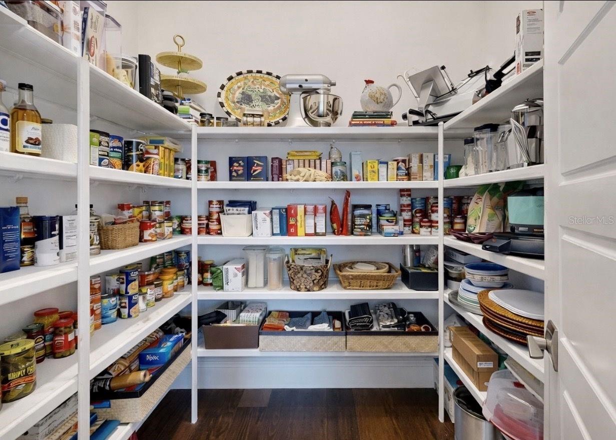 Listing photo id 20 for 716 Pinckney Drive