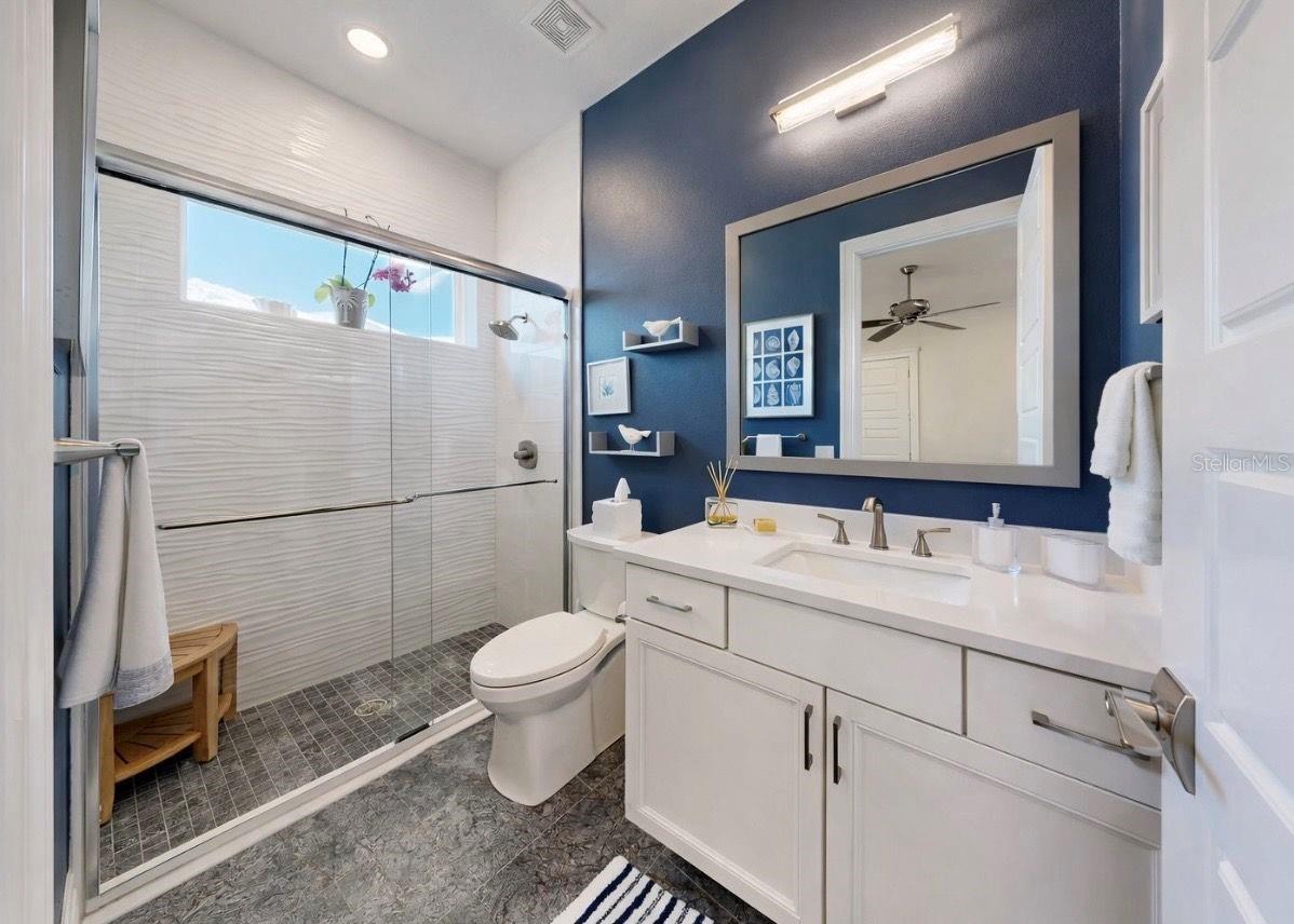 Listing photo id 33 for 716 Pinckney Drive