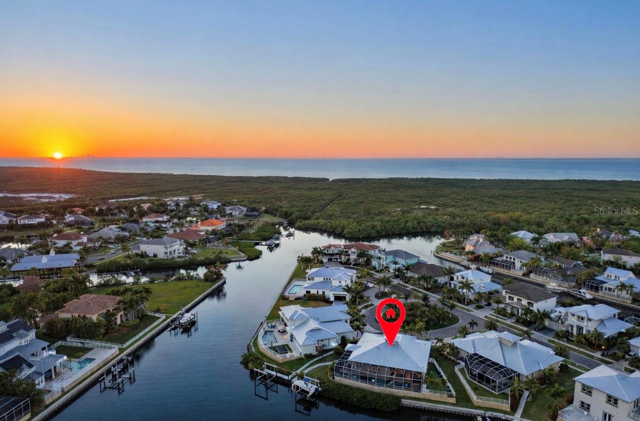 Listing photo id 3 for 716 Pinckney Drive