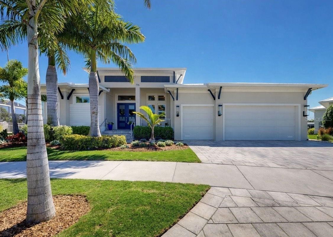 Listing photo id 5 for 716 Pinckney Drive