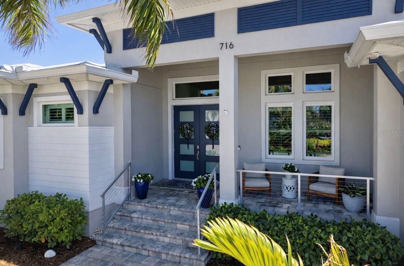 Listing photo id 6 for 716 Pinckney Drive