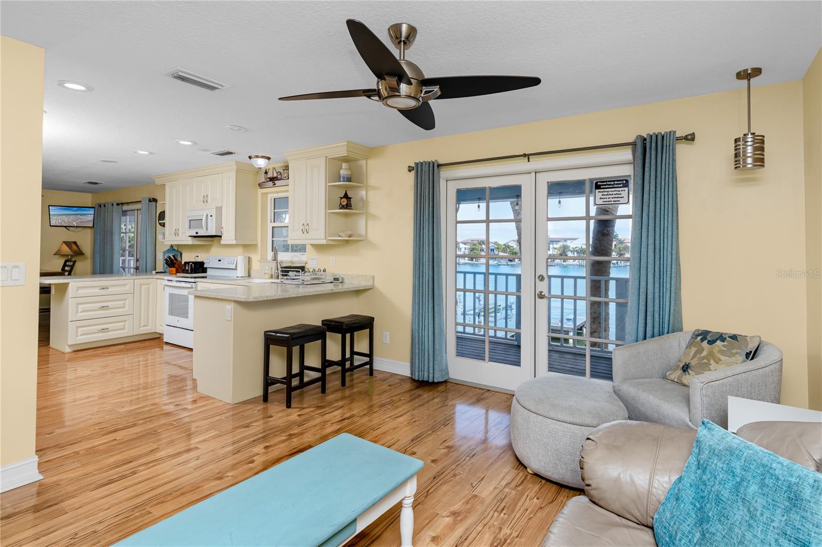 Image 11 of 64 For 2601 Bay Boulevard