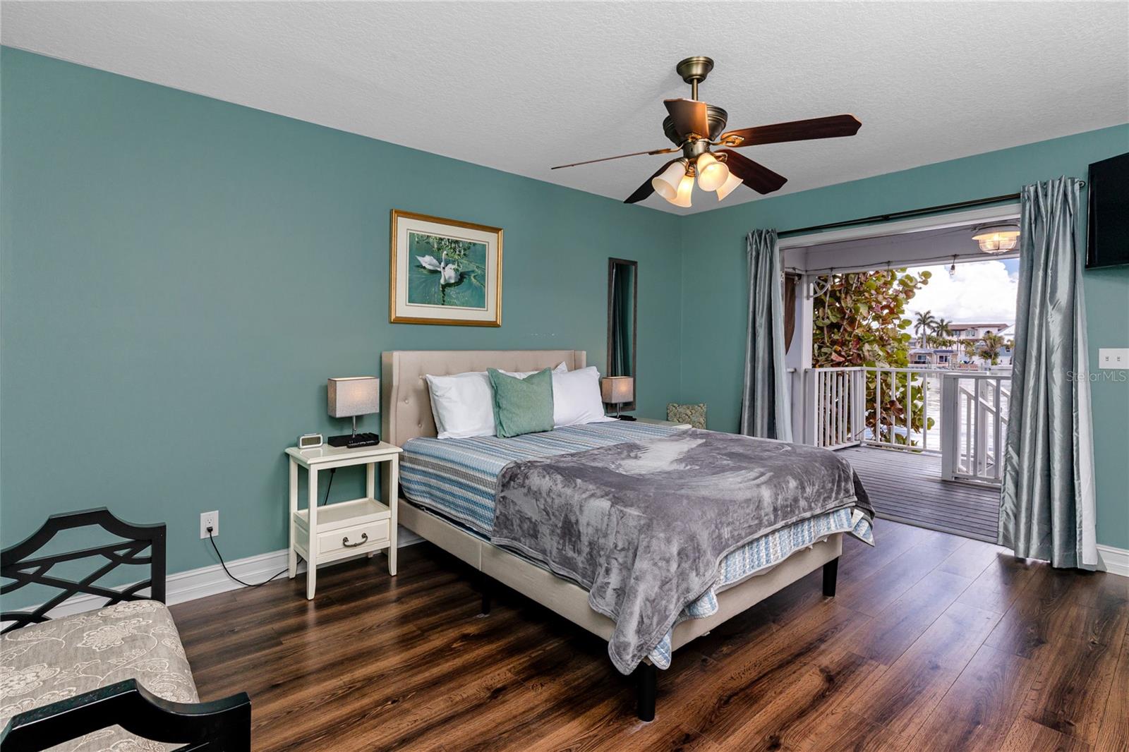 Image 18 of 64 For 2601 Bay Boulevard