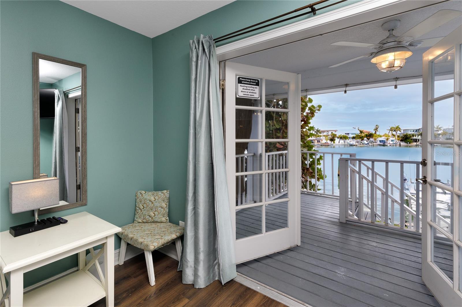 Image 20 of 64 For 2601 Bay Boulevard