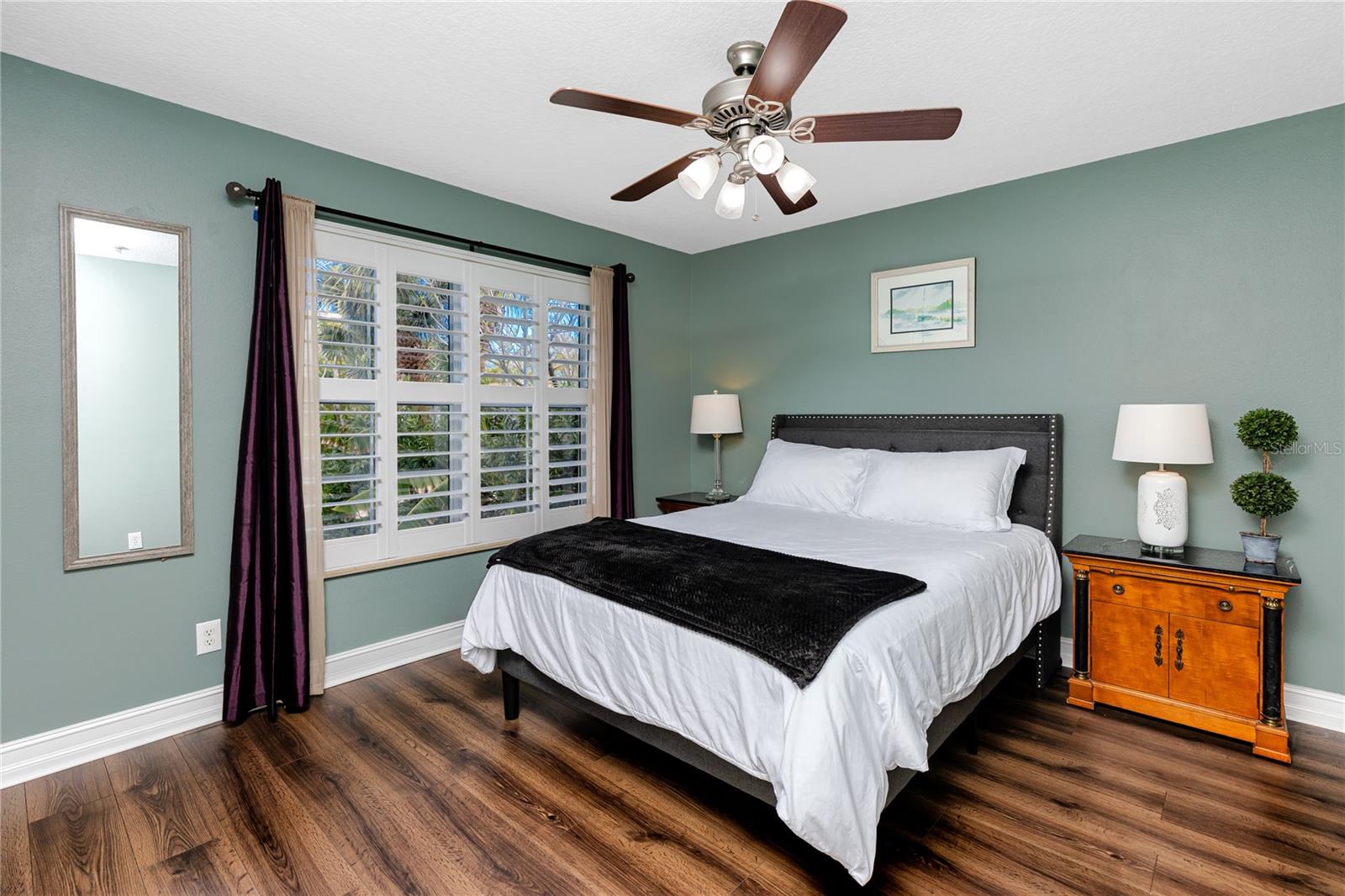 Image 23 of 64 For 2601 Bay Boulevard