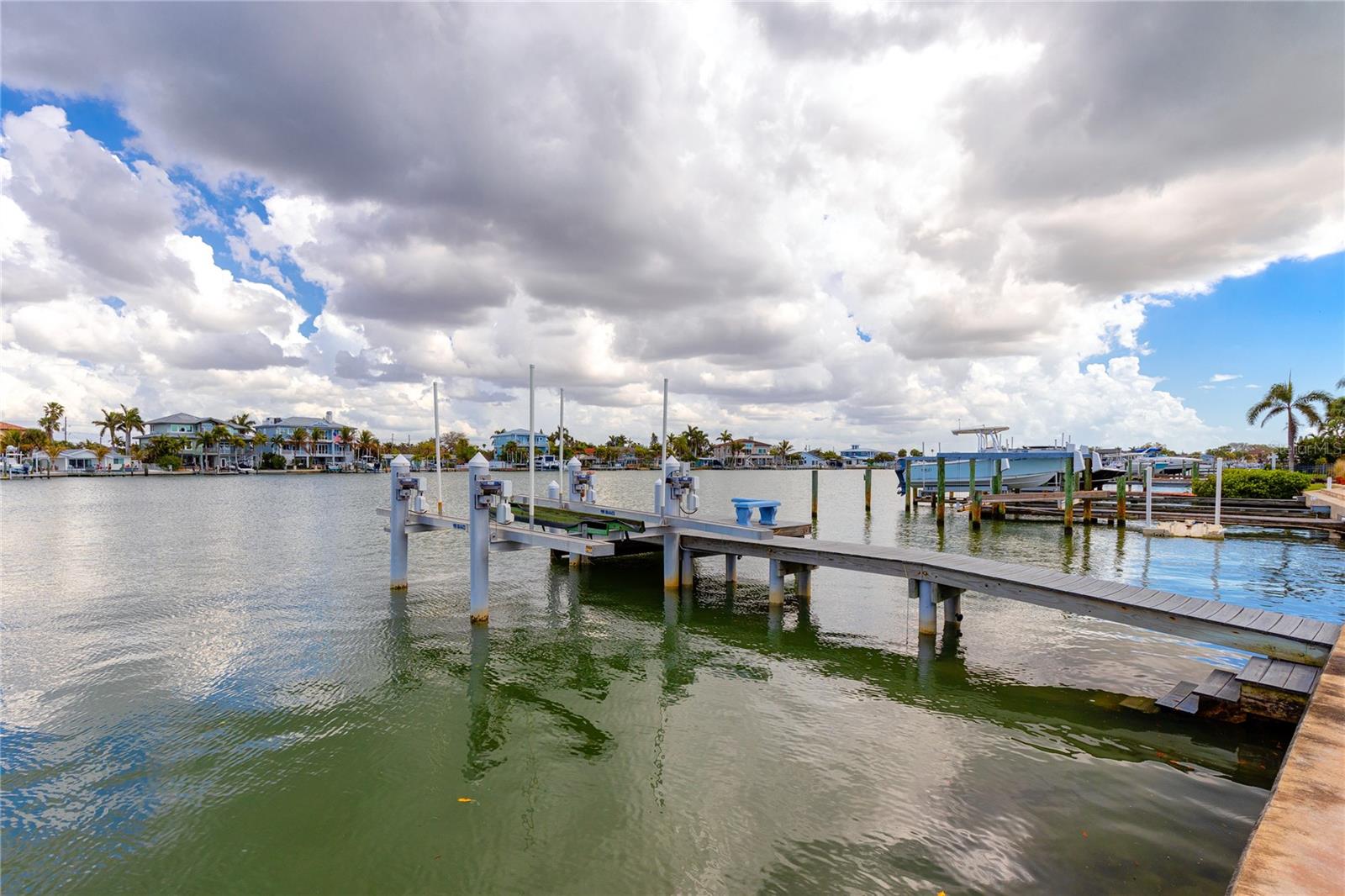 Image 33 of 64 For 2601 Bay Boulevard