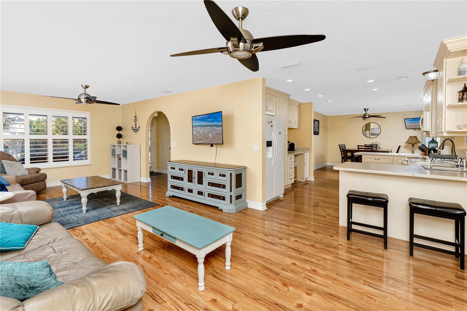 Image 4 of 64 For 2601 Bay Boulevard