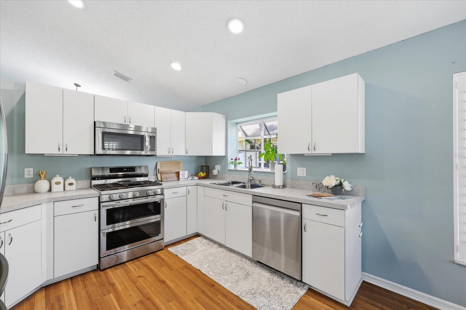 Image 10 of 43 For 1809 Orchardgrove Avenue