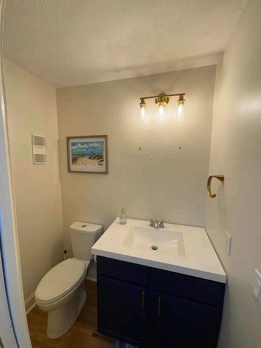 Image 17 of 45 For 606 Glen Avenue 9