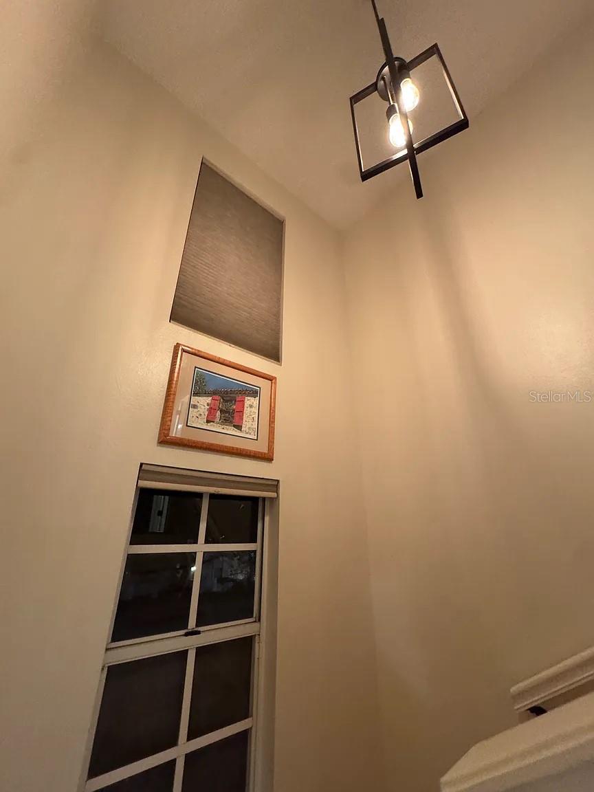 Image 23 of 45 For 606 Glen Avenue 9