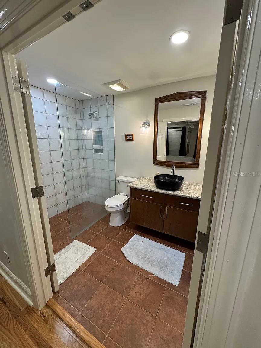 Image 41 of 45 For 606 Glen Avenue 9