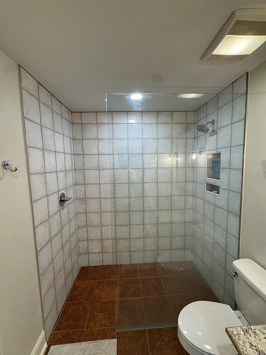 Image 42 of 45 For 606 Glen Avenue 9