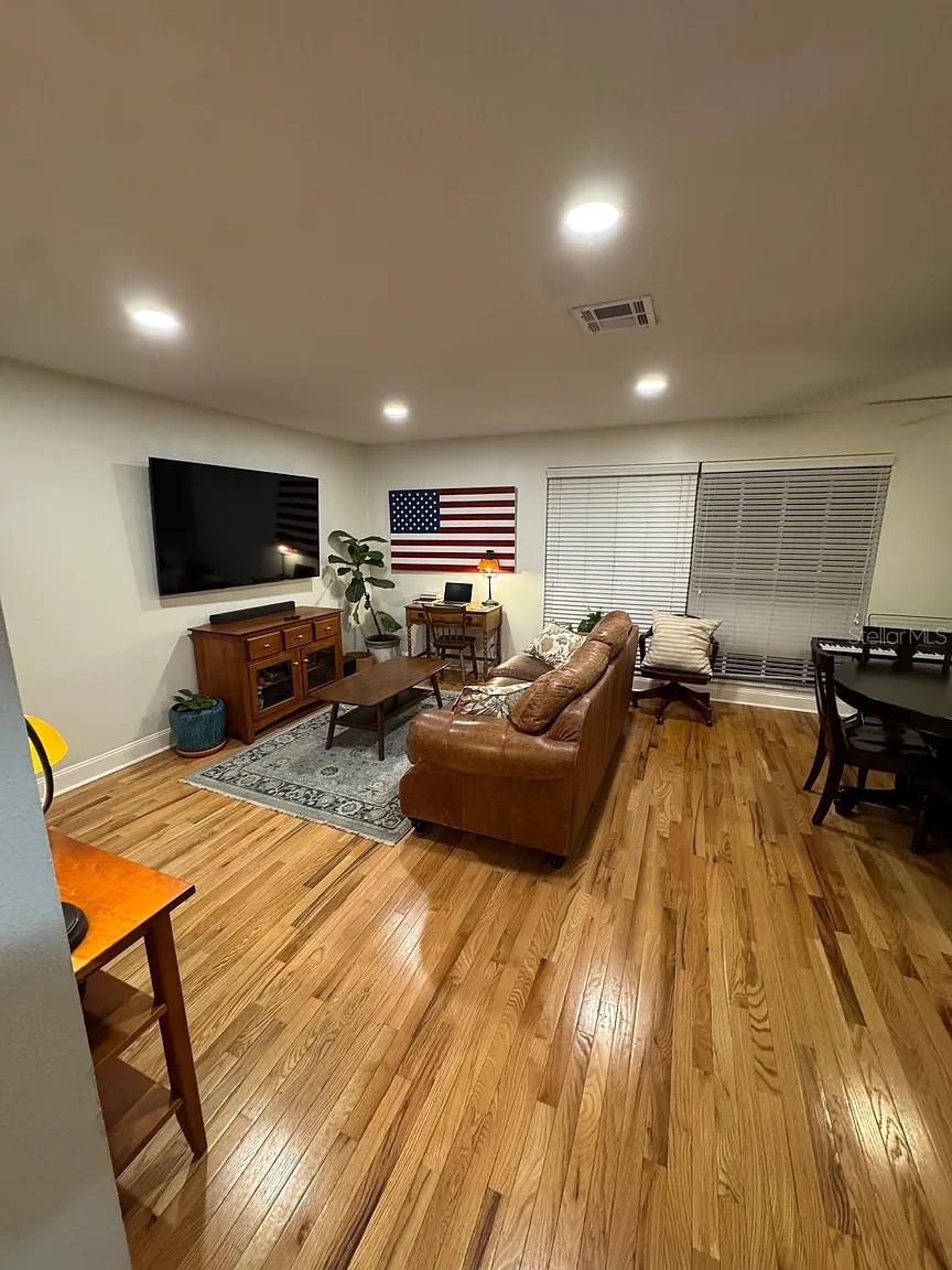 Image 5 of 45 For 606 Glen Avenue 9