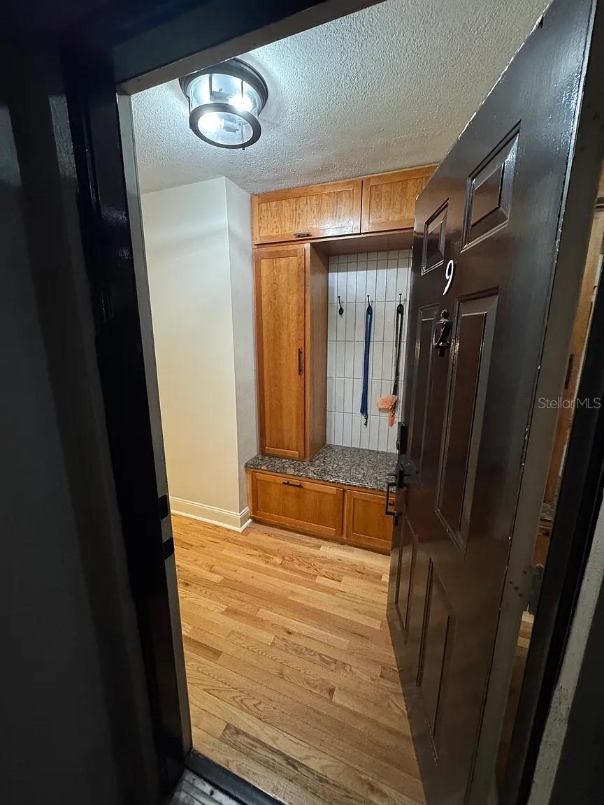 Image 6 of 45 For 606 Glen Avenue 9