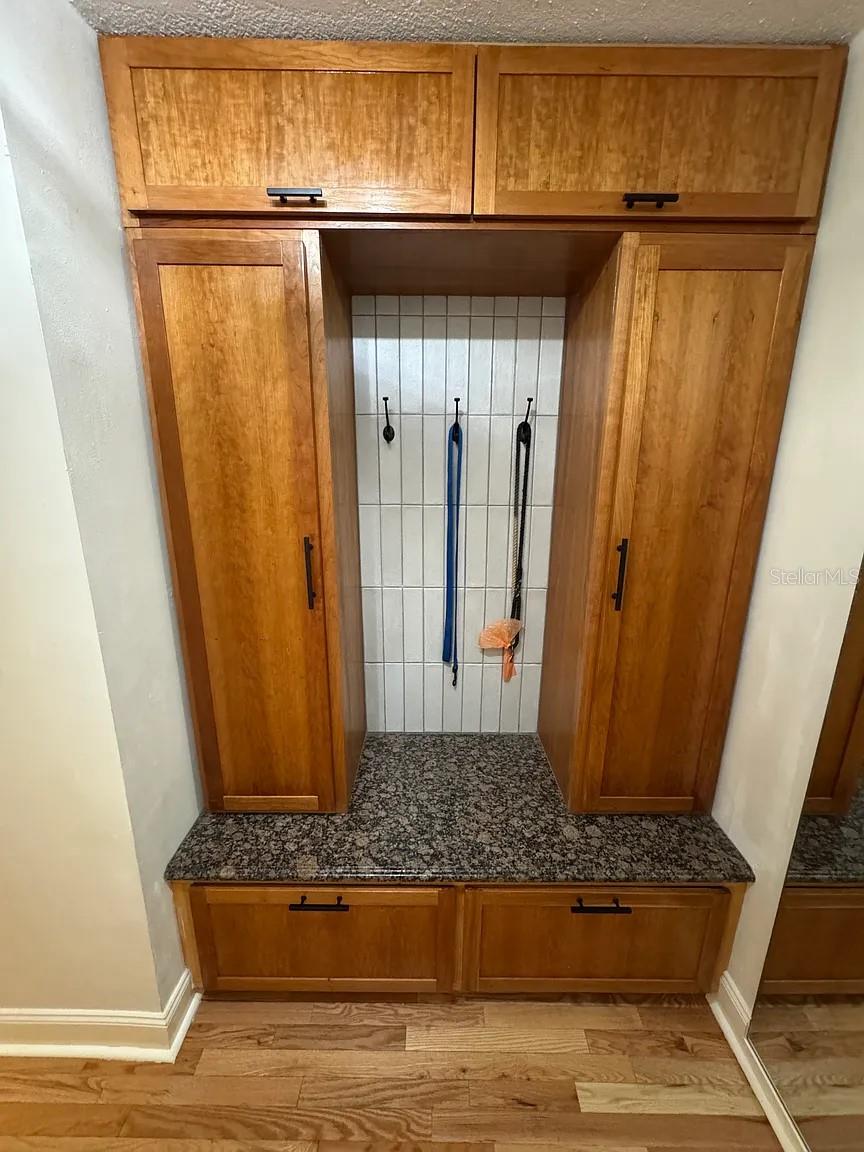 Image 7 of 45 For 606 Glen Avenue 9