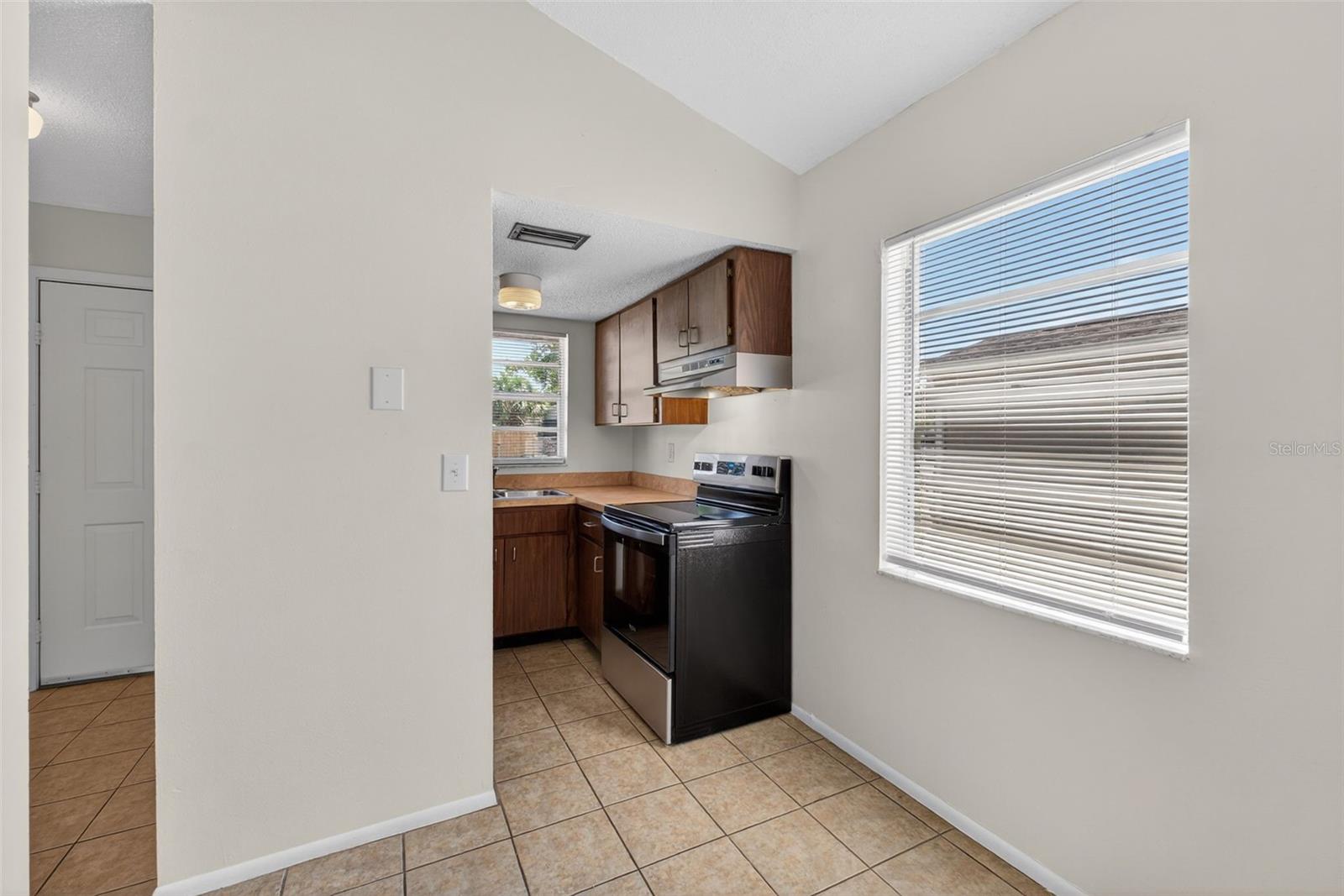 Listing photo id 12 for 4915 Billy Direct Lane